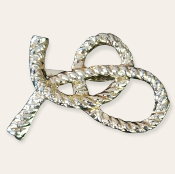 Vintage Mid Century Goldtone Rope Design Pretzel Bow Brooch Pin - Picture 2 of 10